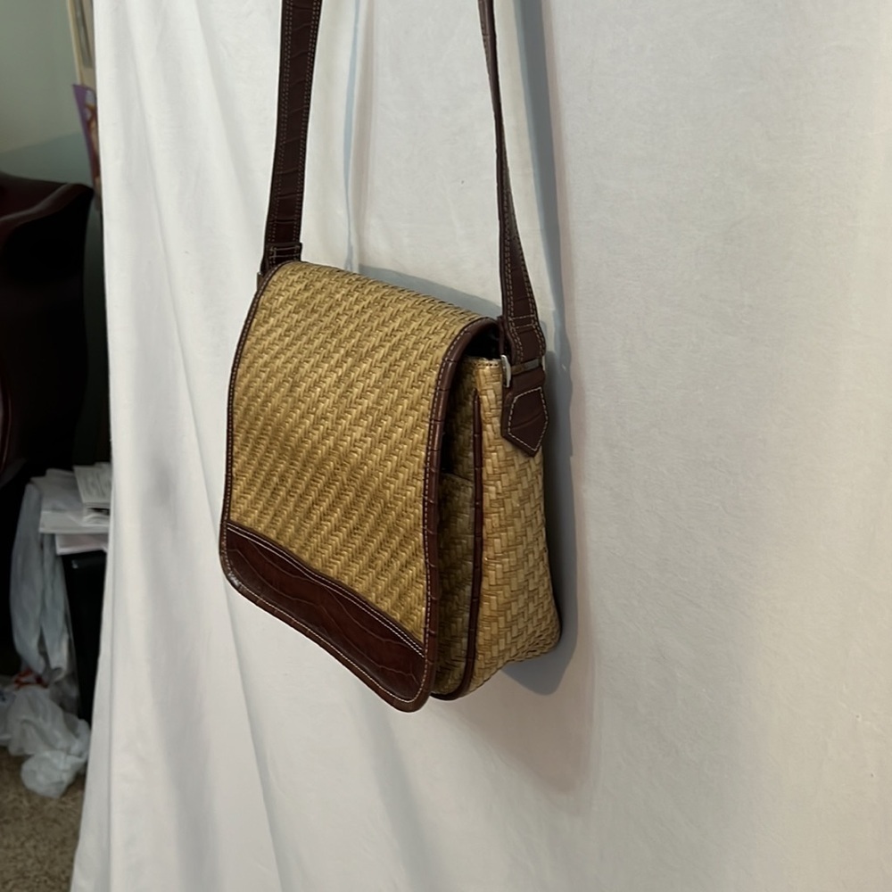 Vintage Liz Claiborne Faux Straw Stylish Tan and Brown Shoulder Bag - Picture 3 of 7